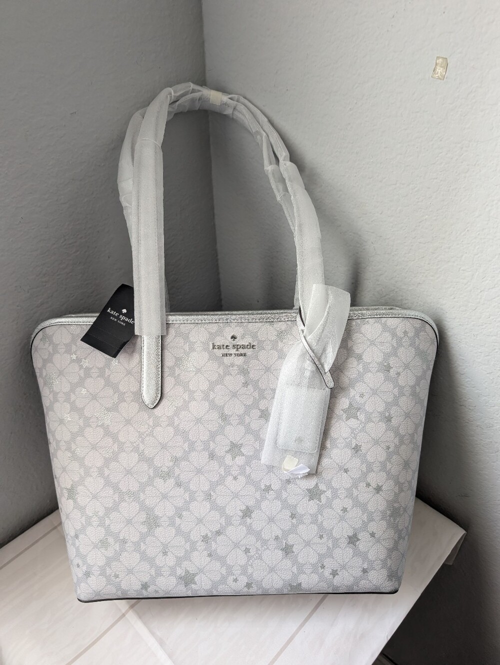 NWT Kate Spade KI912 Spade Flower Star Toss Large Tote Platinum Grey Mult